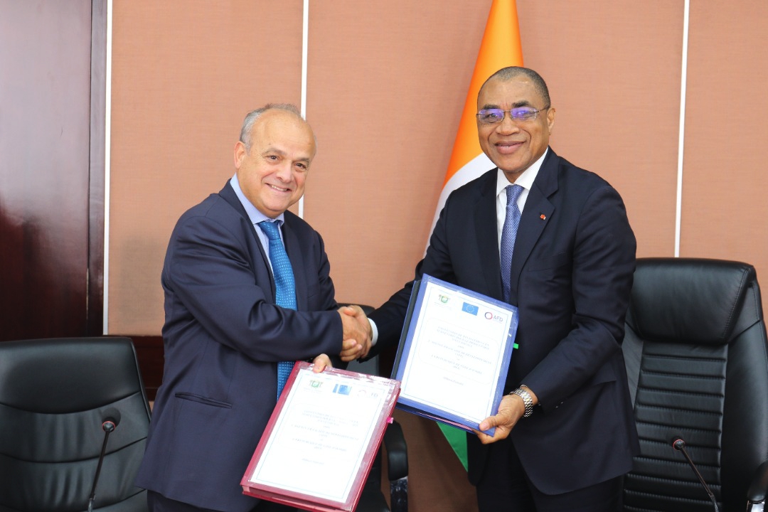 Promotion de l'Accès, des Réseaux Intelligents et de l'Energie Solaire (PARIS): la Côte d’Ivoire et la France signent une convention de subvention de 4,5 milliards de francs CFA