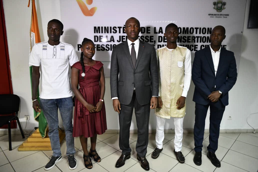 Promotion de la Jeunesse: Mamadou Touré encourage des jeunes modèles de réussite