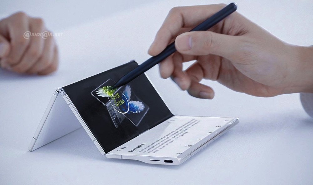 Publireportage- Tecno Phantom Ultimate 2 : le smartphone qui se plie en 3 !