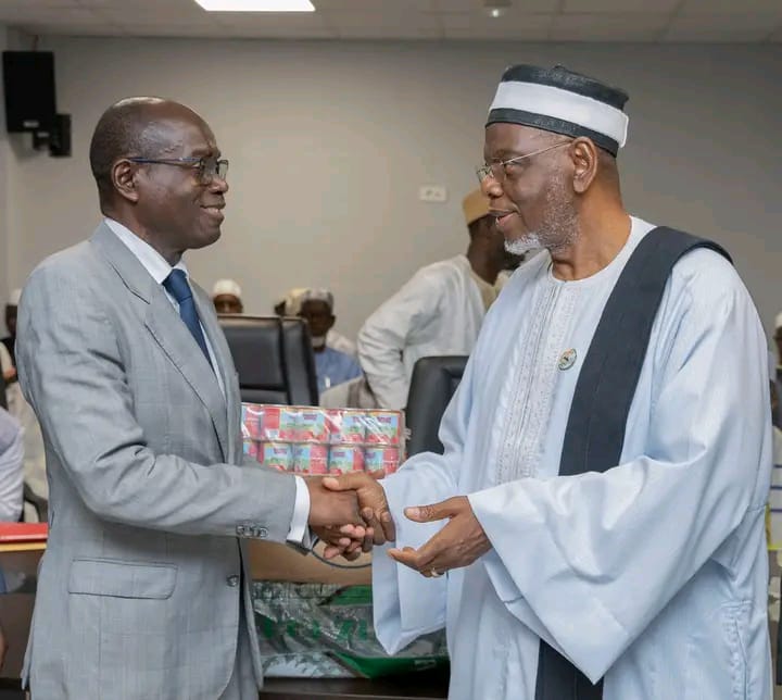 Ramadan 2025 : le Premier ministre Robert Beugré Mambé aux côtés des fidèles musulmans