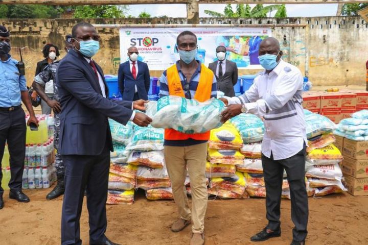 Lutte contre le Covid-19 : les autorités ivoiriennes lancent l’opération «Zéro Covid-19 dans les quartiers défavorisés»