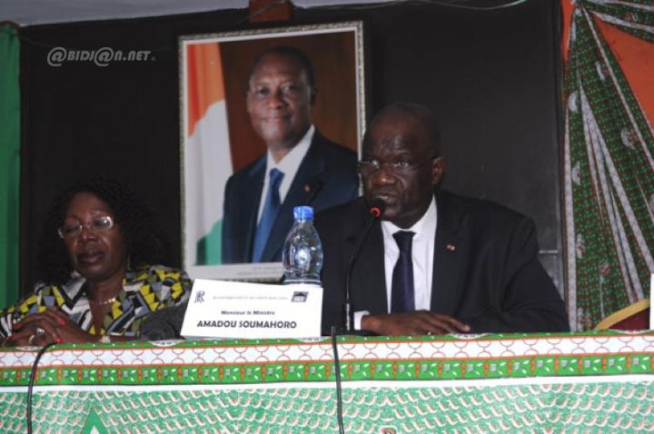 Côte d’Ivoire: le parti de Ouattara veut un front uni de la majorité pour la présidentielle de 2015