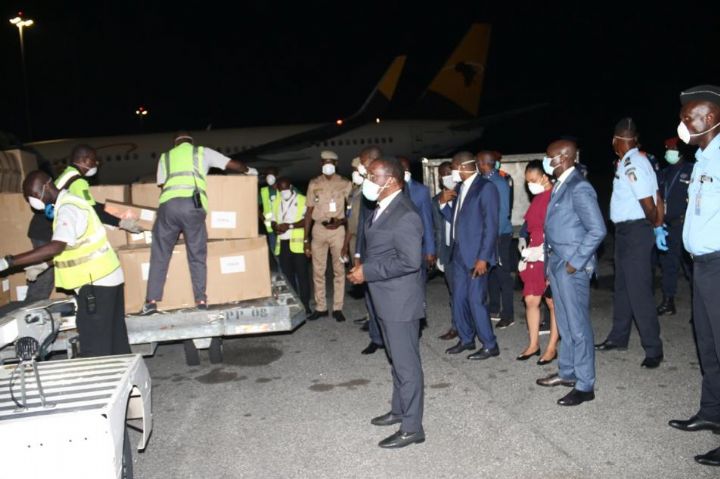 Lutte contre le COVID-19 : le gouvernement ivoirien reçoit un important lot d’articles médicaux