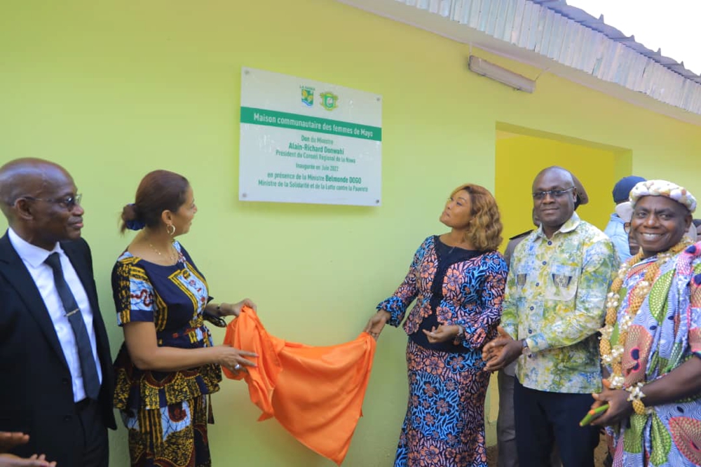 Région de la Nawa: plusieurs femmes reçoivent des cadeaux