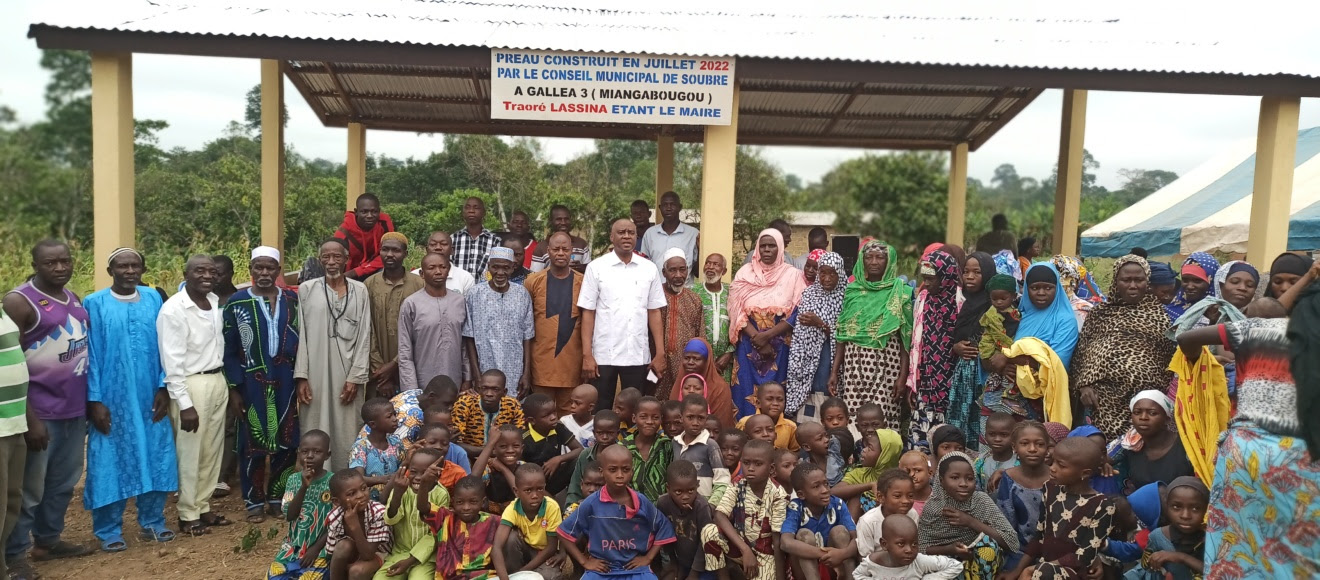 Remise d'un espace de rencontres à un village de Soubré