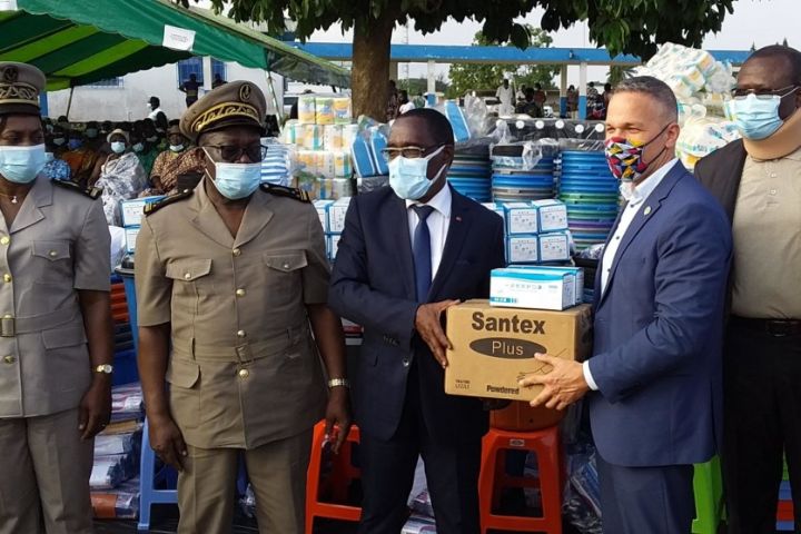 Covid-19: remise de kits sanitaires au district d’Adiaké