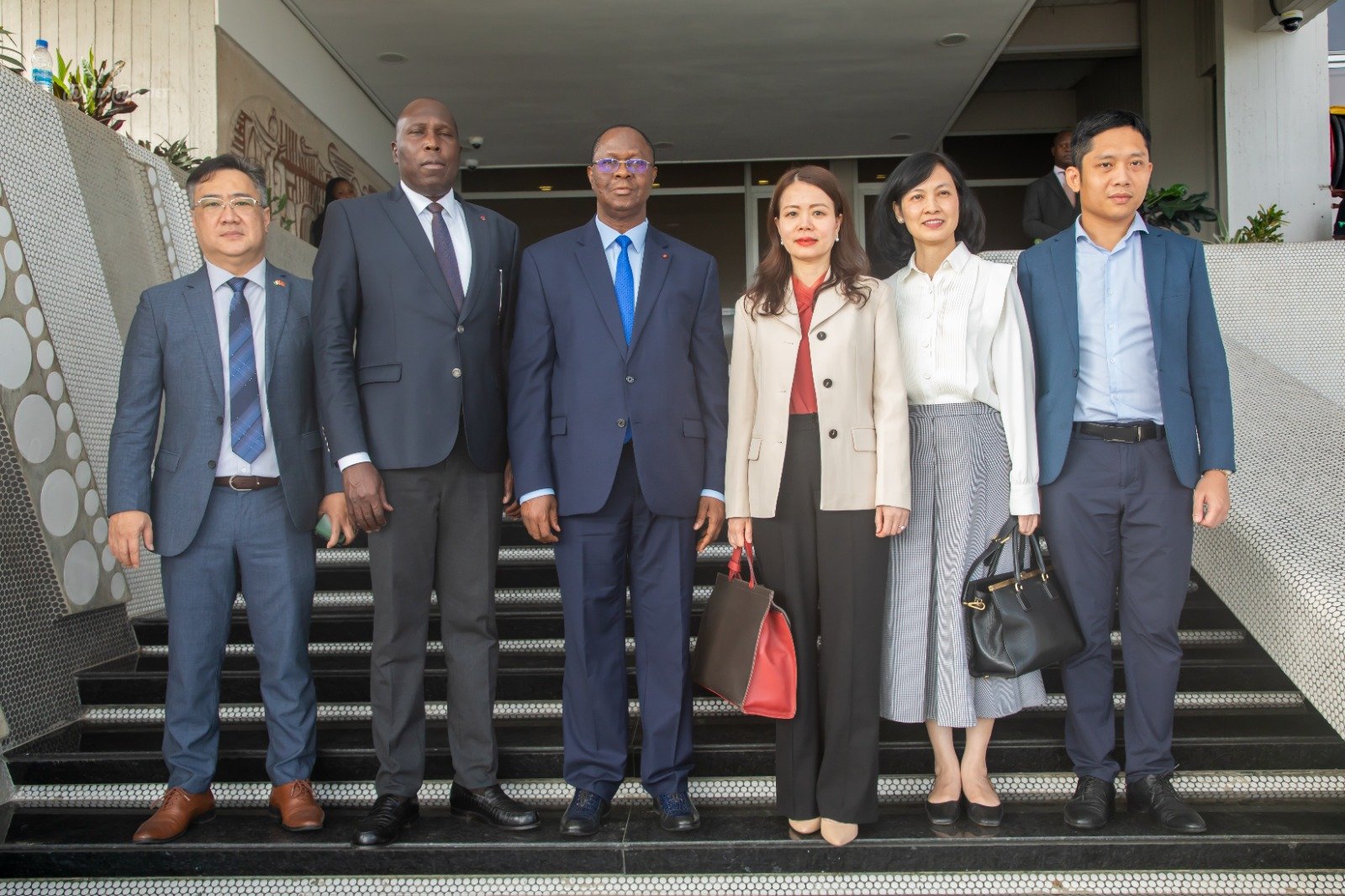Renforcement de la coopération Côte d’Ivoire-Vietnam : la Vice-ministre vietnamienne à Abidjan pour 48 heures