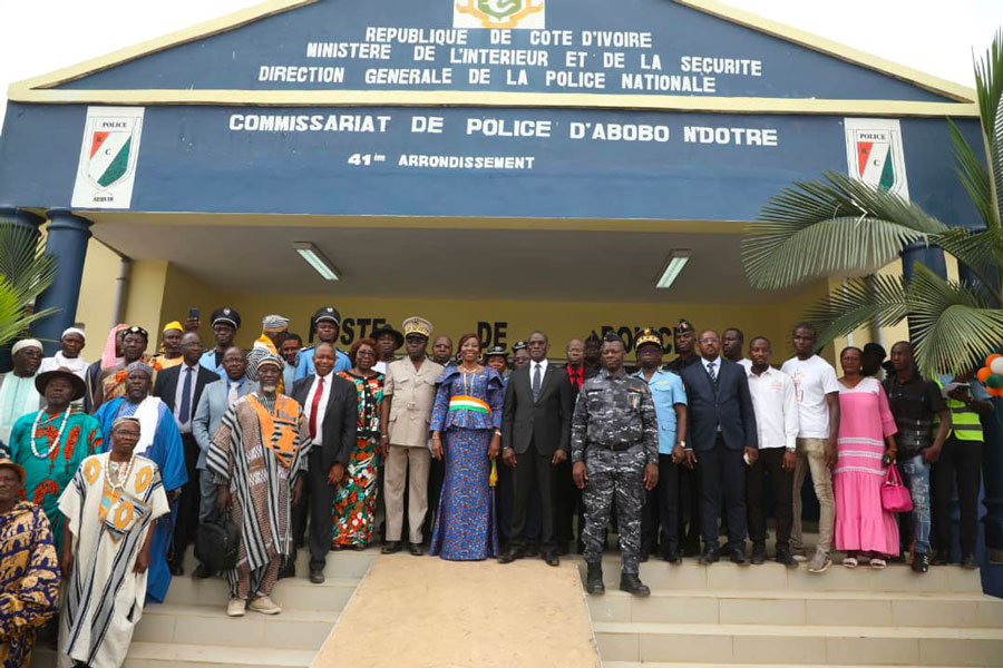 Sécurité : le ministre Vagondo Diomandé et la présidente du Sénat Kandia Camara inaugurent le 8e poste de police d’Abobo