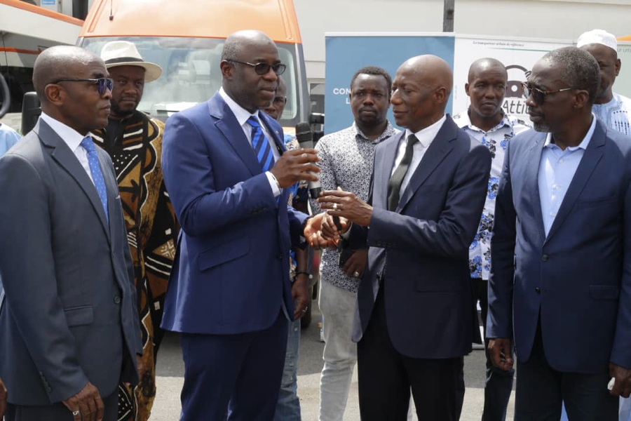 Renouvellement du parc automobile: encore 15 minibus « L’Abidjanais » remis aux transporteurs