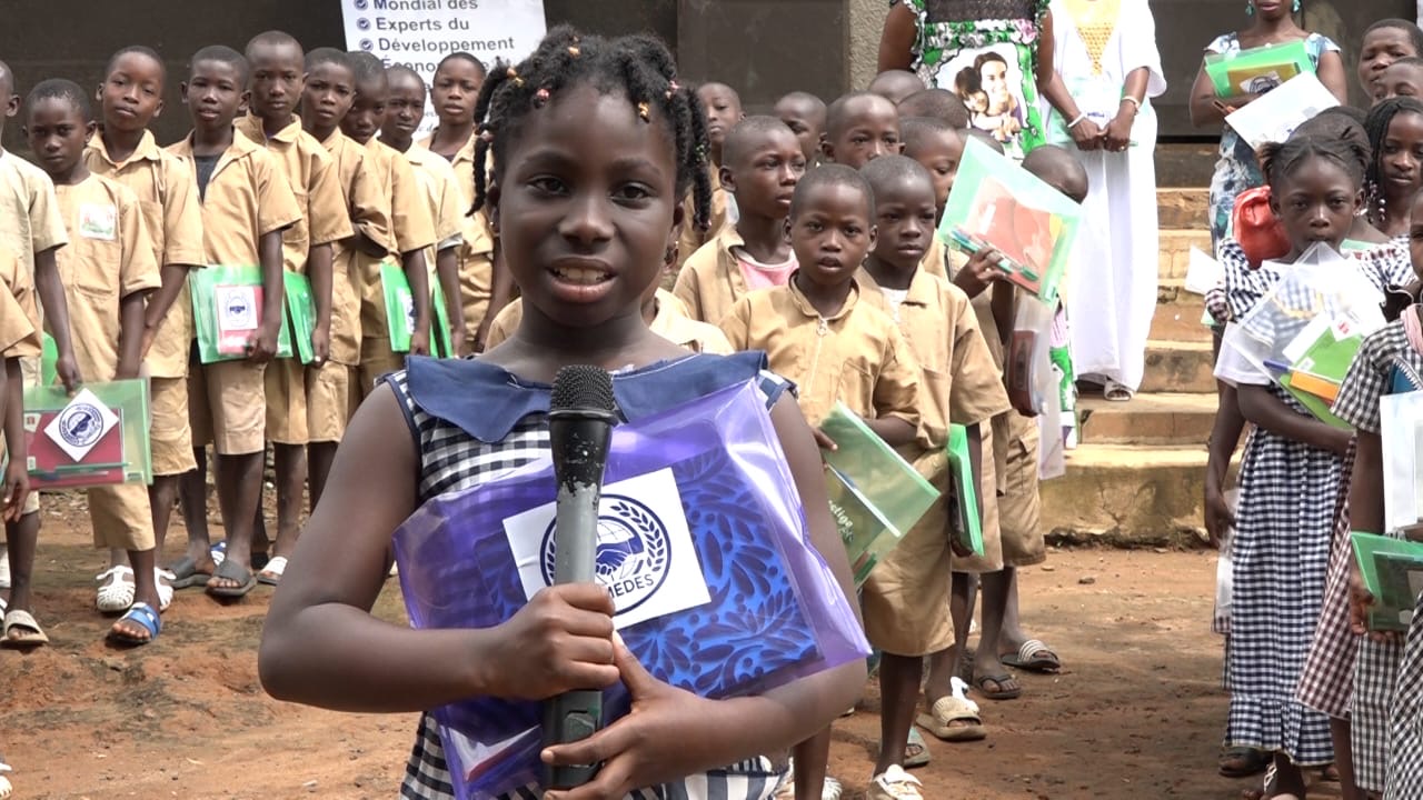 Rentrée scolaire : 20 000 kits distribués aux élèves par une organisation