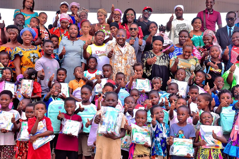 Rentrée Scolaire 2025-2026: une Ong offre des kits scolaires pour soulager les parents d’élèves