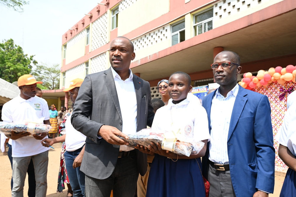 Respect du calendrier scolaire du premier trimestre : Mamadou Touré félicite les élèves de Côte d'Ivoire