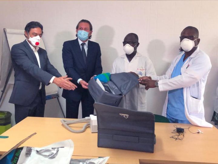 Lutte contre le coronavirus : le CHU de Treichville reçoit 15  respirateurs portatifs