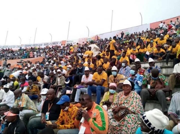 Des milliers de militants et sympathisants du RHDP au stade FHB pour l’investiture du Président Ouattara