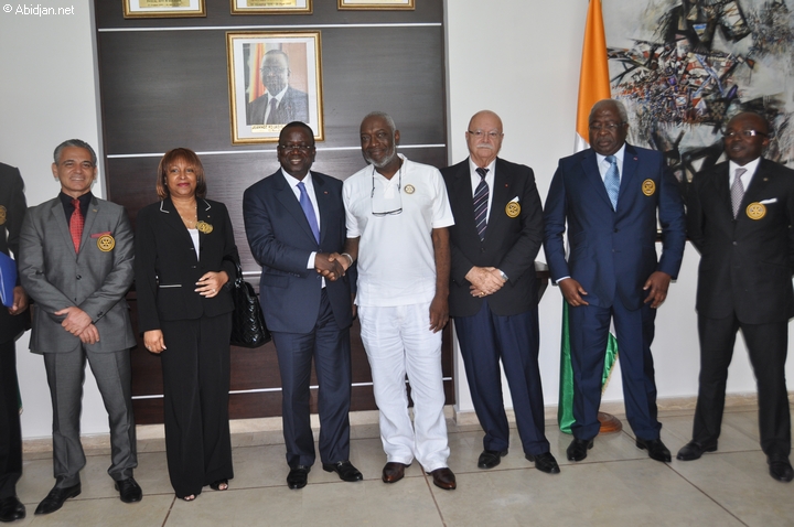 Primature / Reçu en audience par le chef Gouvernement Jeannot Kouadio-Ahoussou : Jacob Desvarieux invite les ivoiriens à aller à la paix