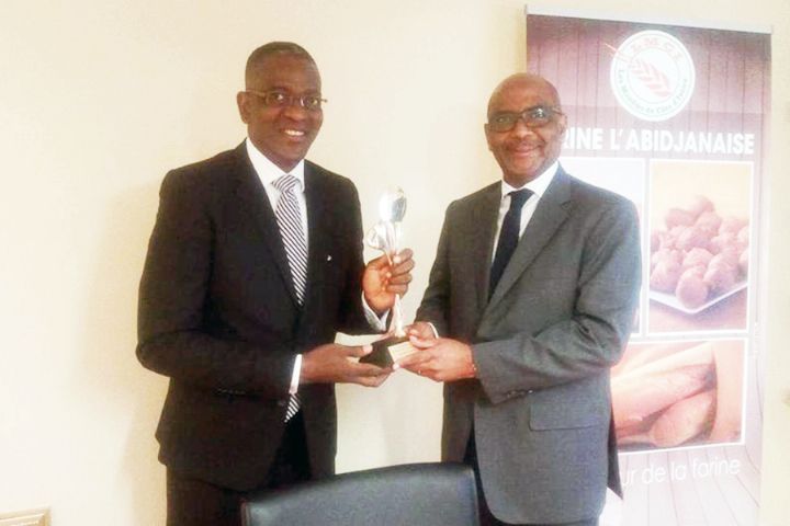 Le Président de la SIPRA reçoit le Grand Prix des bâtisseurs de l’économie africaine