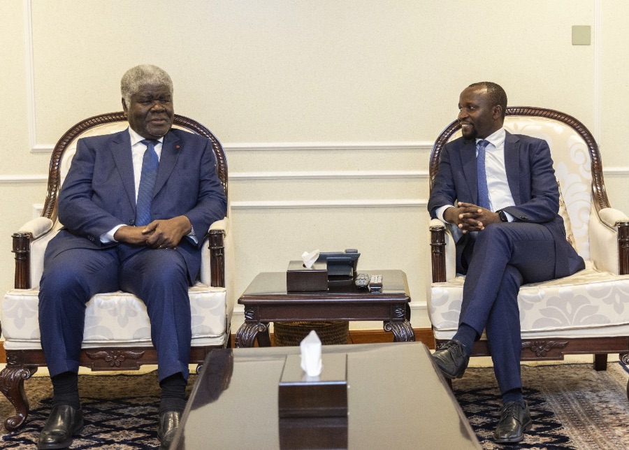 Rwanda : Le Premier Ministre ivoirien Robert Beugré Mambé est arrivé à Kigali pour l’Africa CEO Forum 2024 