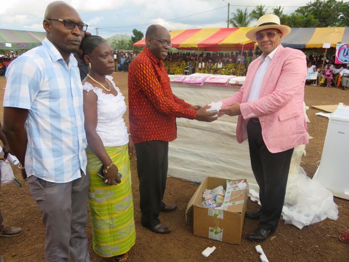 Lakota, le maire Samy Merhy équipe le centre de santé du village de Gbahiri