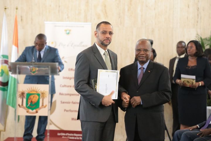 Prix d’Excellence 2014 : SANIA reçoit le prix ivoirien de l’industrie