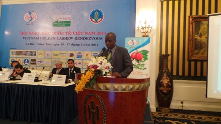 Le conseil du coton et de l’anarcade signe un accord avec VINACAS au golden Cashew Rendez Vous au Vietnam