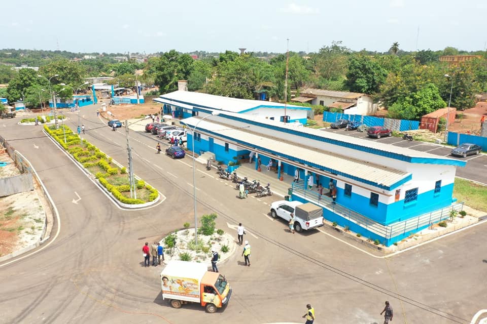 Santé : 72% de la population vivent à moins de 5km d’un centre de santé en 2022, contre 44% en 2012