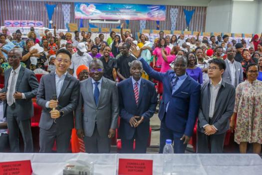 Santé infantile et maternelle : 4 000 mamans reçoivent des produits de soins et d’hygiène d’une multinationale