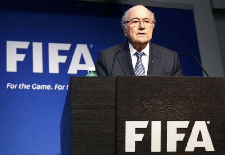 FIFA : Sepp Blatter et Michel Platini suspendus huit ans