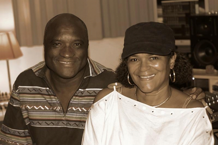 Bio : Serge Bilé - Journaliste et auteur de chansons