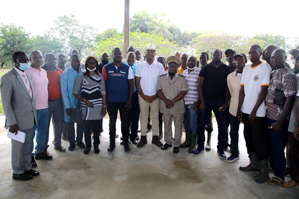 Sidi Touré s’imprègne des réalités des stations laitière et semencière de Yamoussoukro