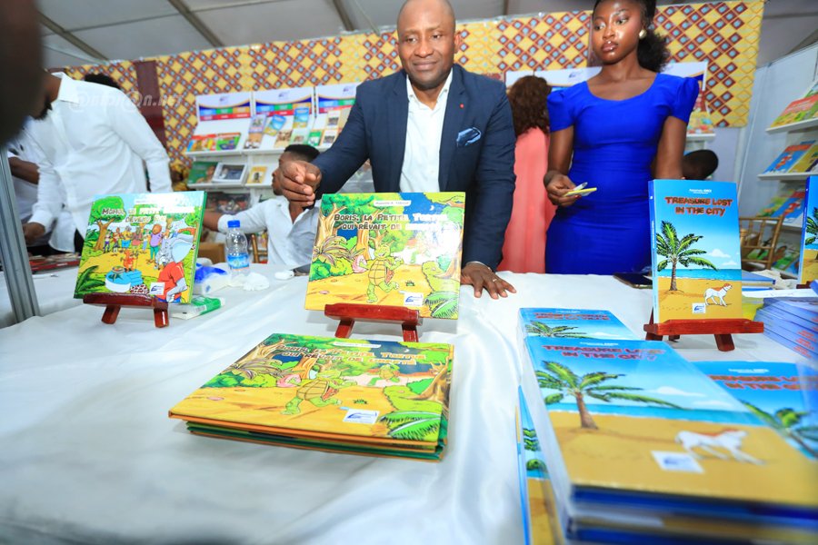 SILA 2025 : L'auteur Hypolite Yéboué présente ''Momo le petit écureuil...'' et ''Boris la petite tortue...'' pour promouvoir les valeurs éducatives