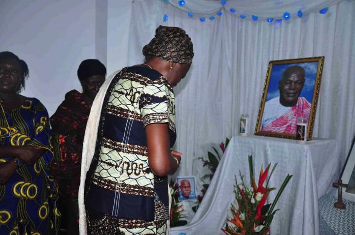 Moossou (Grand-Bassam) : Simone Gbagbo reconforte la famille Kablan Aka