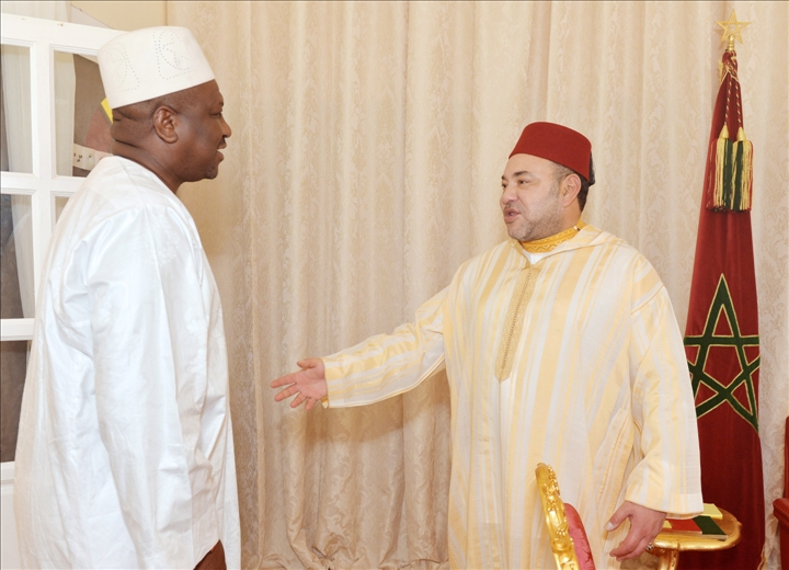 Maroc: au Sahara, le roi accomplit la prière avec un ministre ivoirien