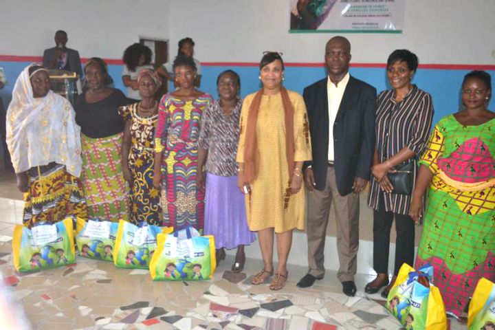 Action sociale : 300 familles démunies d’Attecoubé reçoivent des dons