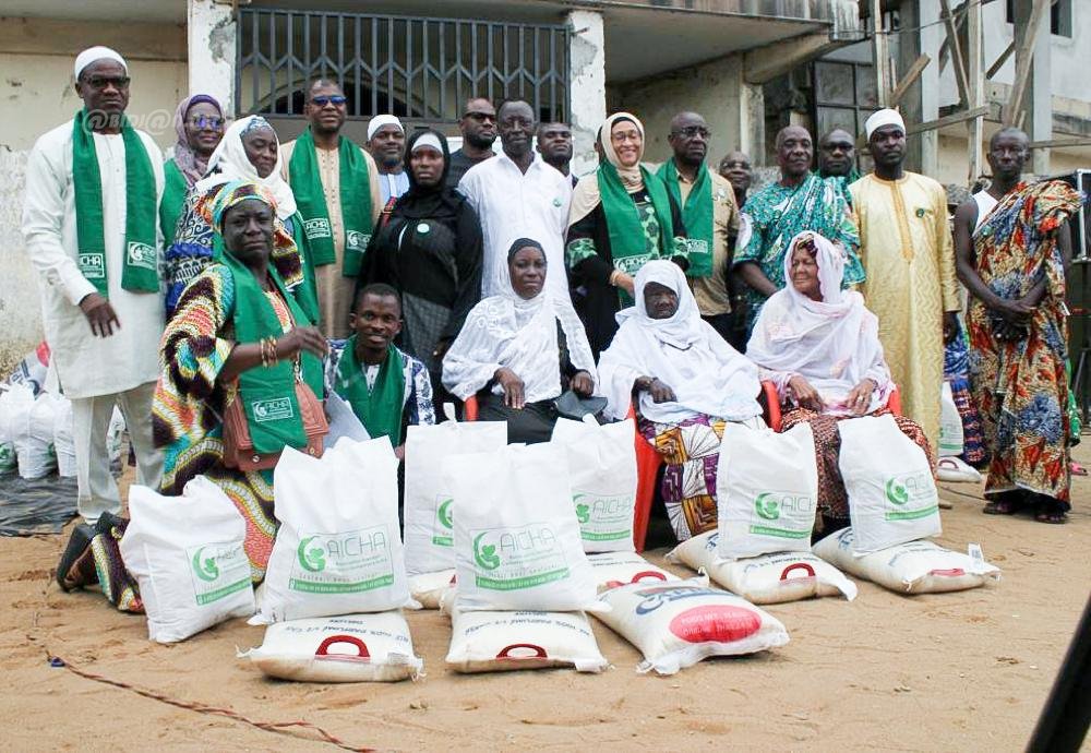 Solidarité: 500 familles et personnes vulnérables reçoivent des « paniers du Ramadan »