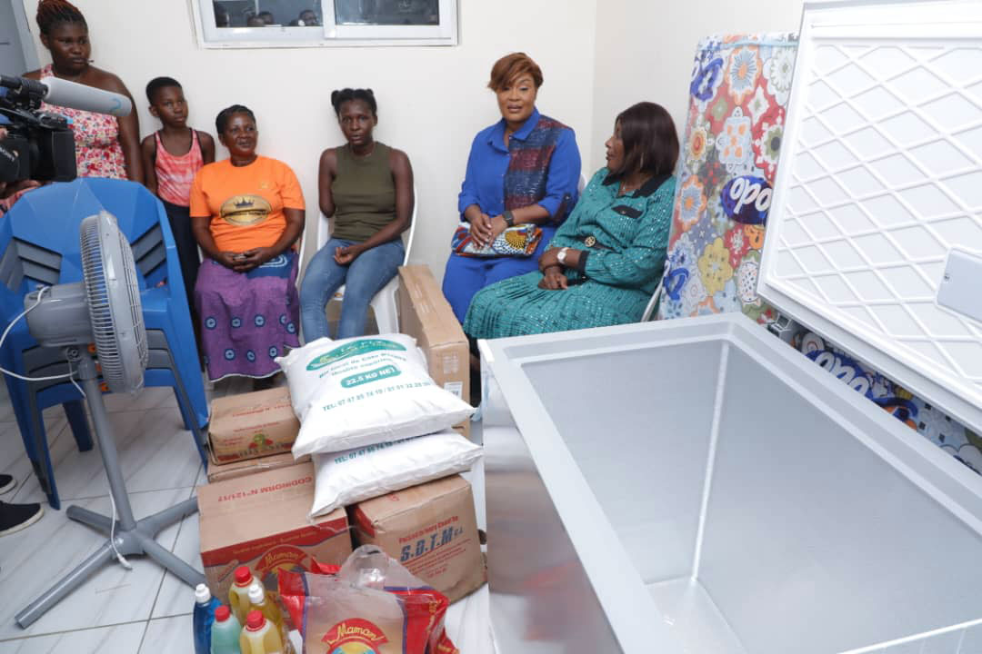 Solidarité : Myss Belmonde Dogo visite des familles accompagnées dans le cadre du 