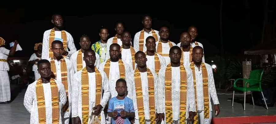 Sortie d'album: La chorale Régionale Harriste de Jacqueville dans les bacs