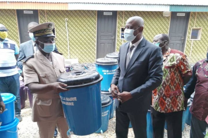 Covid 19: le maire de Soubré équipe des écoles et lieux de culte