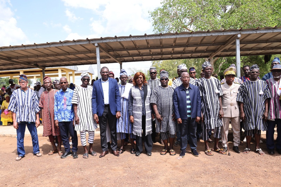 Soutien aux réfugiés ghanéens à la frontière de Bouna : Le Président Alassane Ouattara soulage plusieurs déplacés 