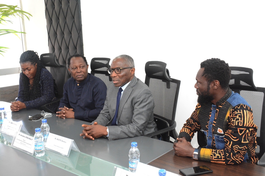Soutien aux talents et à la créativité africaine : Amadou Coulibaly reçoit Meïté Sindou et Lokua Kanza pour dynamiser le secteur audiovisuel