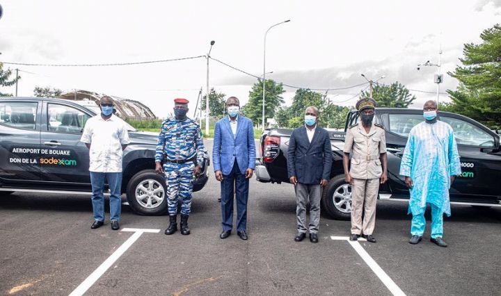 La Sodexam remet deux véhicules aux pelotons de sécurité́ aéroportuaire de Bouaké et Korhogo