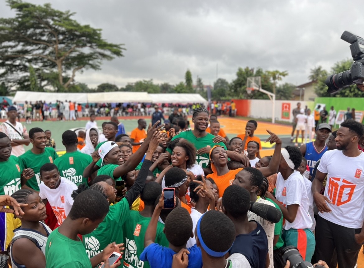 Sport: Le pivot des Lakers en NBA Mo Bamba fait don de 30 Millions de F CFA au Basketball ivoirien