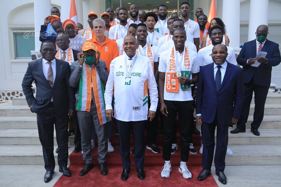 Afrobasket 2021: l'Etat ivoirien offre 100 millions Fcfa aux Éléphants -  Abidjan.net News