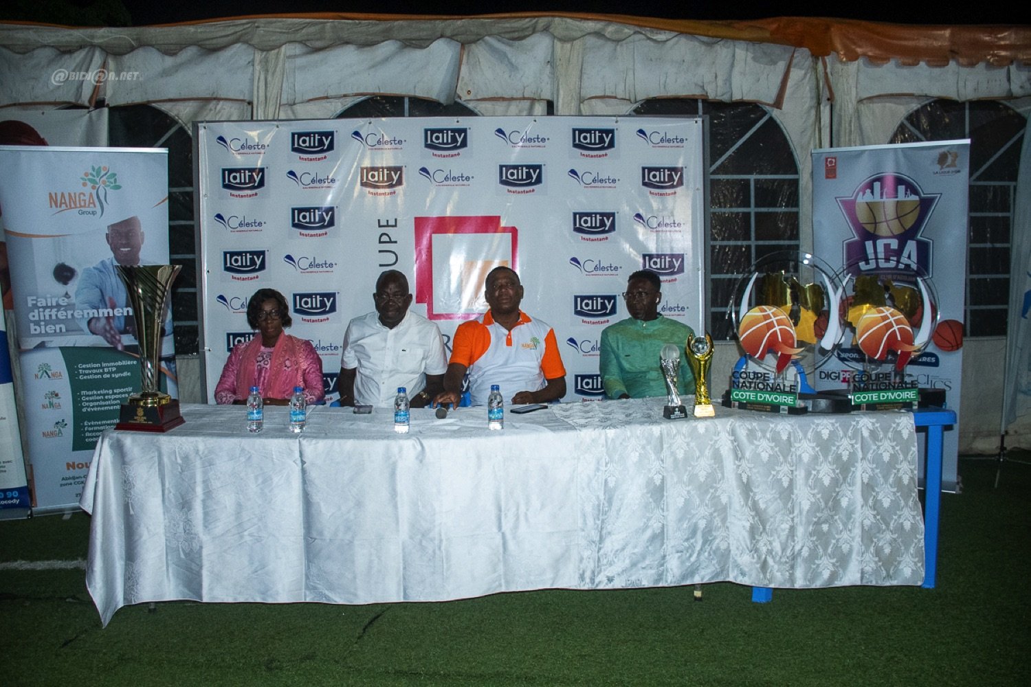 Sport: Les vainqueurs de la Coupe Nationale de basket-ball, FBA pour les femmes et JCA pour les hommes récompensés