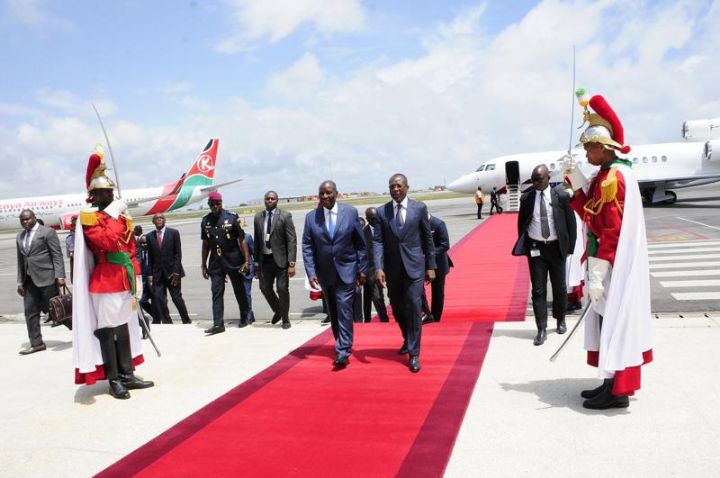 Le Chef de l’Etat béninois accueilli mardi par le vice-Président de la République à l’aéroport international Félix Houphouët-Boigny d’Abidjan