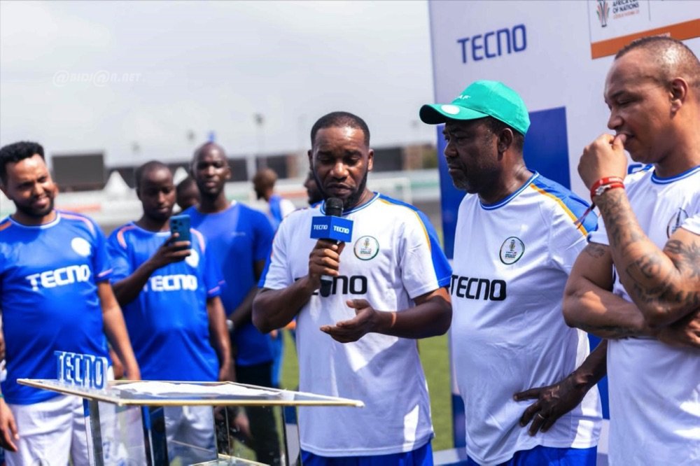 TECNO allume la passion : Un match de bienfaisance pour éblouir les terrains de jeu des communautés Africaines