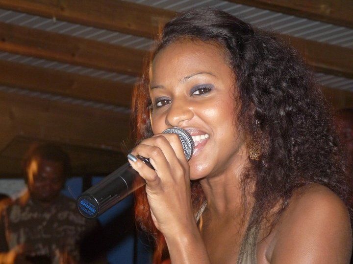 Média/ Emission de vacances Teeyah, animatrice sur ‘’Fréquence 2’’ !