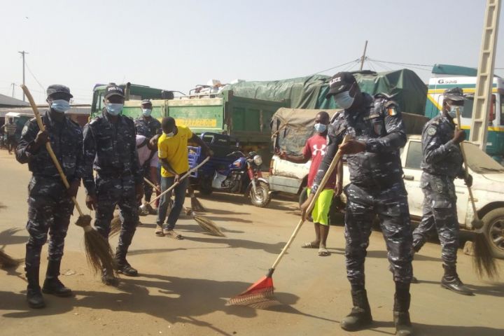 La police de Bouna s’engage dans une action de salubrité publique