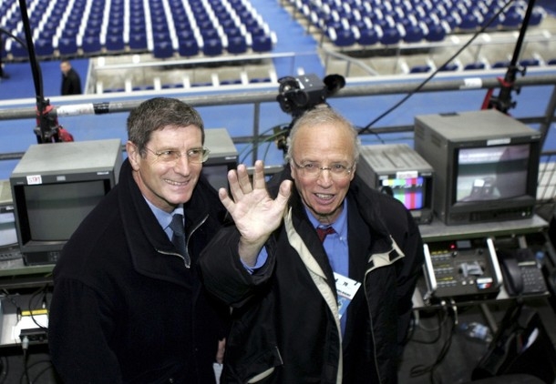 Thierry Roland, la voix du foot à la télé s`éteint après la victoire des Bleus