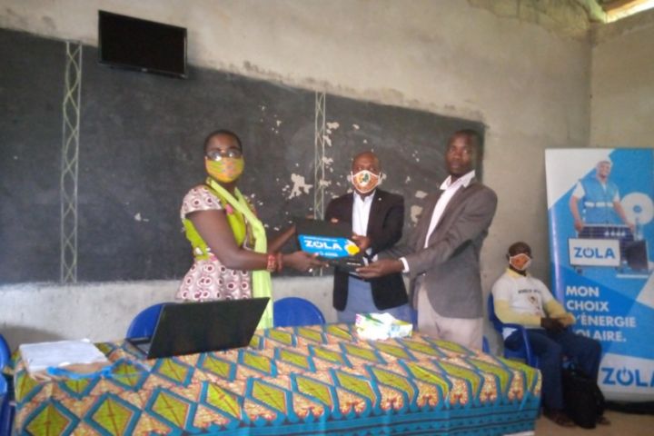 Des localités de Tiassalé reçoivent des kits solaires et de protection contre le Covid-19