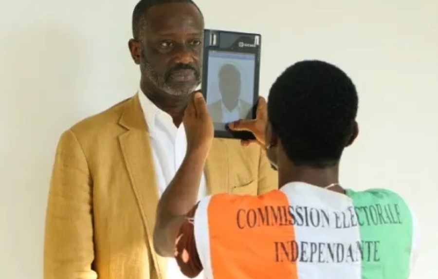 Côte d’Ivoire : Tidjane Thiam se fait enrôler sur la liste électorale